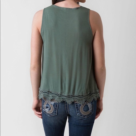 Coco & Jameson Crochet Olive Lace Inset Tank / SM - Picture 3 of 4